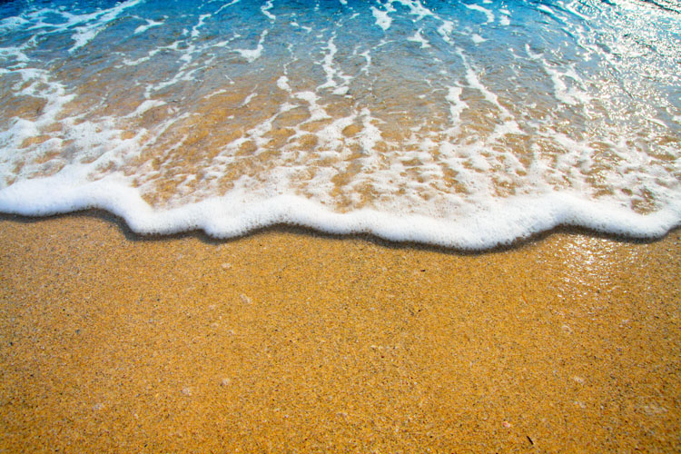 Sea water: it will boost your mood, and improve your health | Photo: Shutterstock