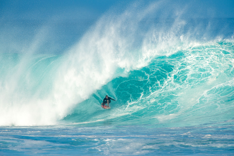Seven Mile Miracle: Banzai Pipeline is a wave of consequence | Photo: Trevor Moran/Red Bull