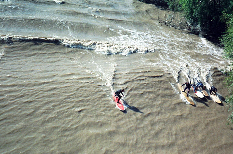 Severn bore: the tidal wave runs for 21 miles and over 