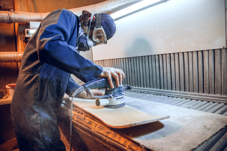 Skateboards: the manufacturing process can be automated or handmade | Photo: Shutterstock