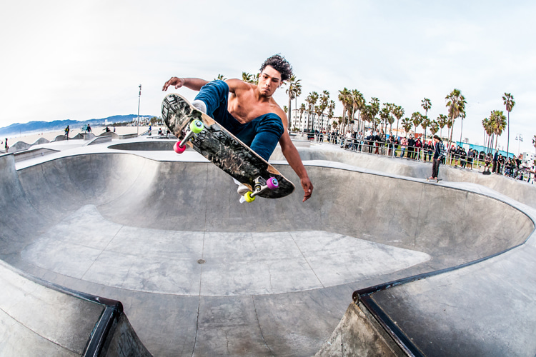 Skateparks: World Skate is responsible for the design review and approval, facility inspection, and certification of skateboarding facilities | Photo: Shutterstock