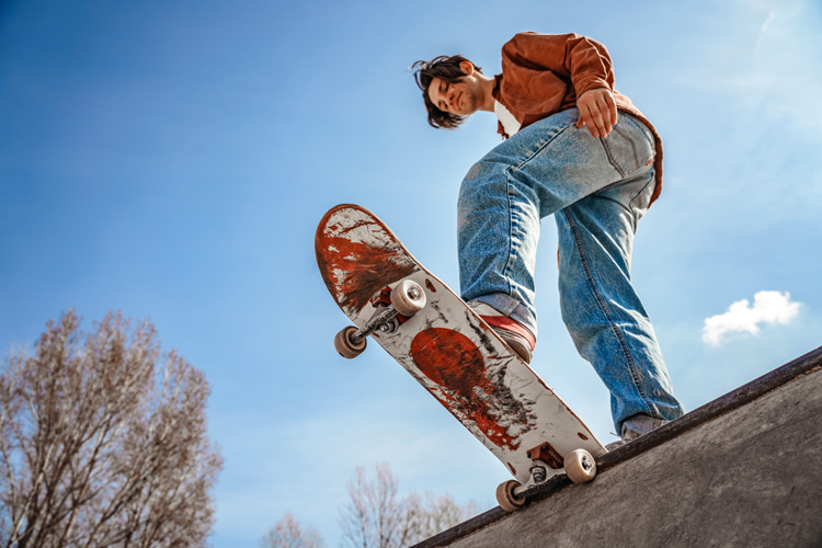 Dropping in: the moment of truth when a skater's mind starts to wonder | Photo: Shutterstock