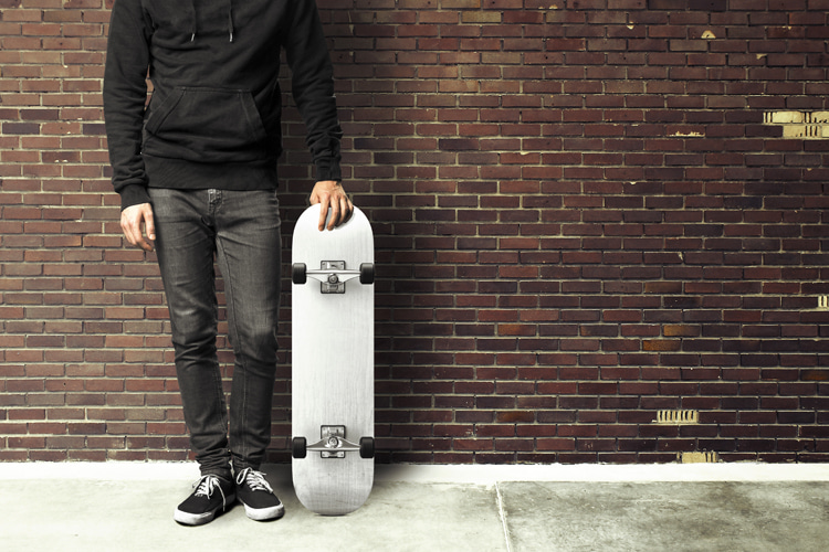 Complete skateboards: pre-assembled setups are ready to be ridden | Photo: Shutterstock