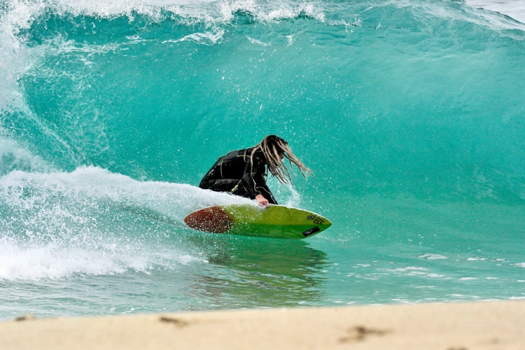 Skimboarding: there's science behind art | Photo: Exile Skimboards