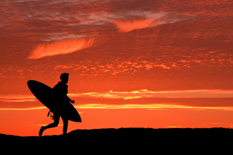 Surfing: a magical journey into the unknown | Photo: Shutterstock