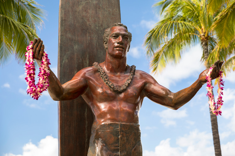 Duke Kahanamoku: his statue was erected in Honolulu in 1990 | Photo: Shutterstock