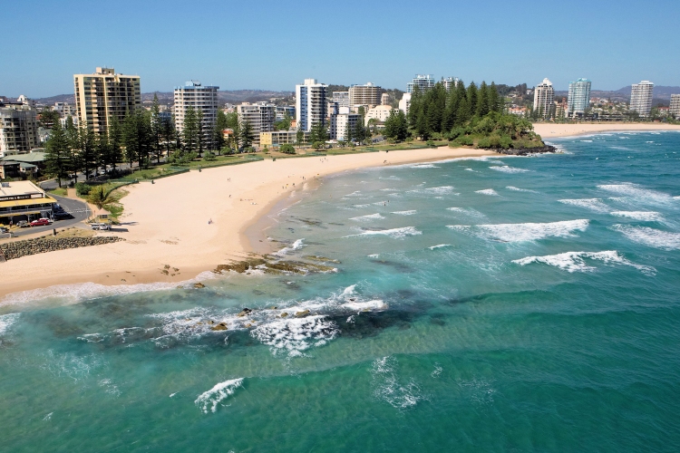 The Superbank: from Snapper Rocks to Kirra | Photo: Queensland.com