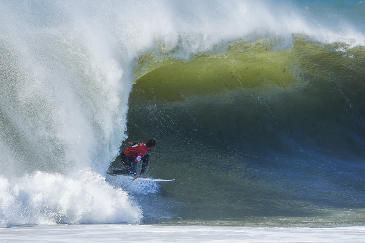 Supertubos: a fast, hollow left-hand barreling wave breaking in Peniche, Portugal | Photo: WSL