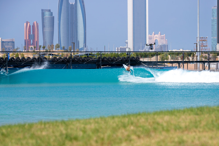 Kelly Slater: observing a right-hand wave peeling across Surf Abu Dhabi's lagoon in the United Arab Emirates | Photo: Modon