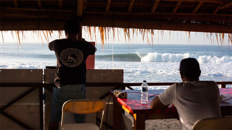 Surf competition: a judging tower or private judges area is mandatory | Photo: WSL