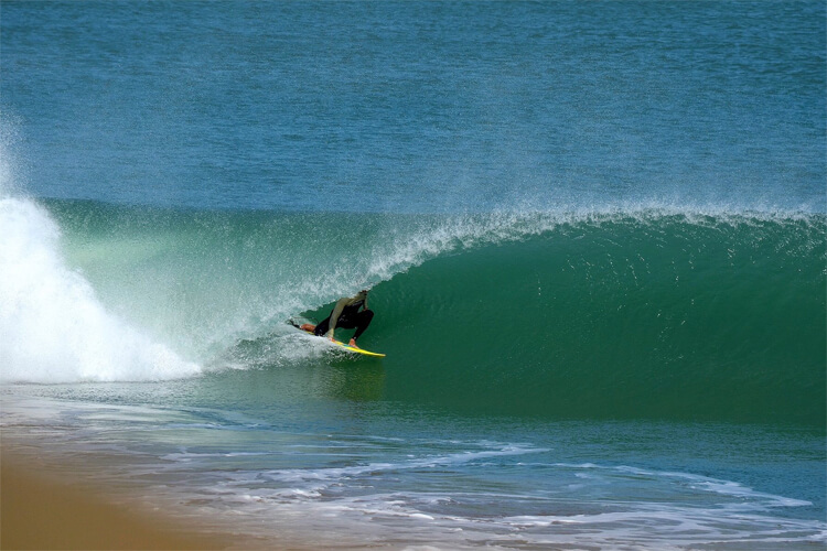 Lobitos: a natural surfing sanctuary located in Peru | Photo: Espinoza/Save The Waves
