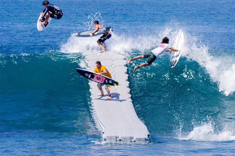 The Dock: paddling is history, just jump into the wave | Photo: Volcom/Stab