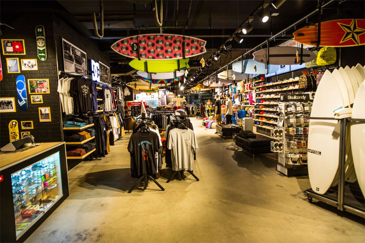 Surf shop: the ultimate surfing store has everything a surfer needs | Photo: Quiksilver