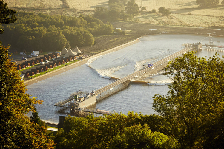 Surf Snowdonia: the world's first public wave pool opened in 2015 and closed in 2023 | Photo: Red Bull
