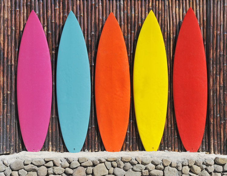 Surfboards: ask yourself a few questions before making a final buying decision | Photo: Shutterstock