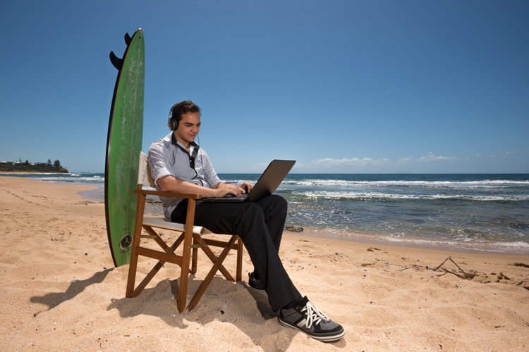 From the ocean to the office: surfers and businesspeople share many similarities | Photo: Shutterstock
