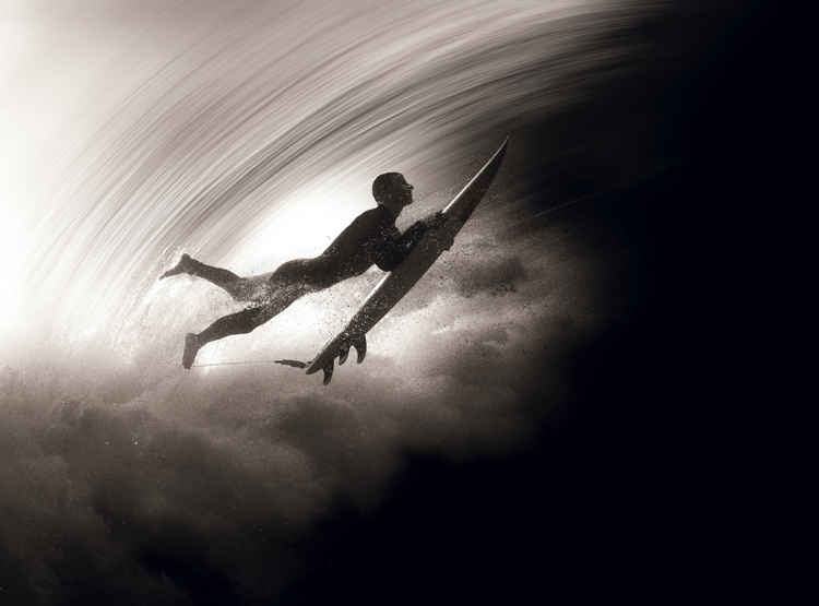 Surfing: a complex and vibrant outdoor sport | Photo: Bolt/Creative Commons