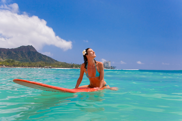 Surfing: always protect your skin and hair before and after your session | Photo: Shutterstock