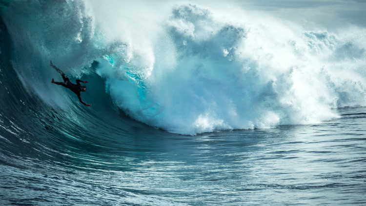 Wipeout: that's gnarly, dude! | Photo: Shutterstock