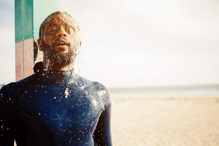 Water: always dry your ears thoroughly after a surfing session | Photo: Shutterstock