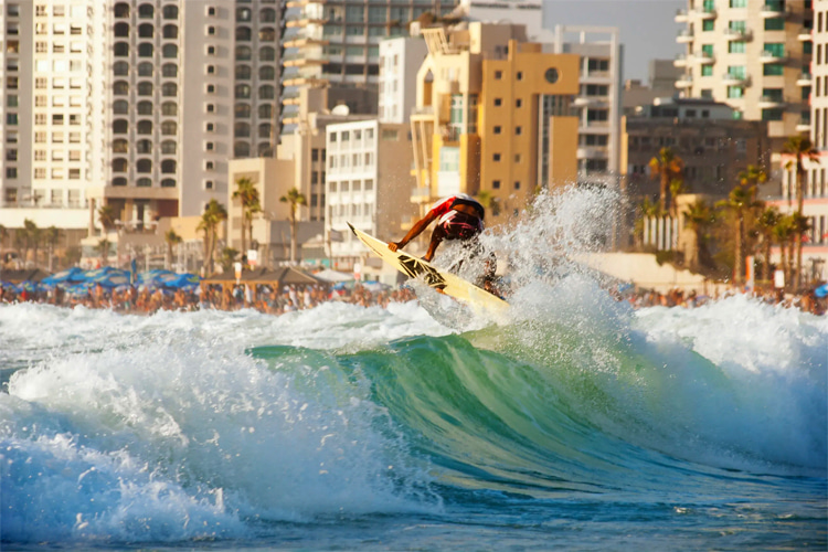 Israel: the Holy Land has great waves for surfing | Photo: Visit Israel