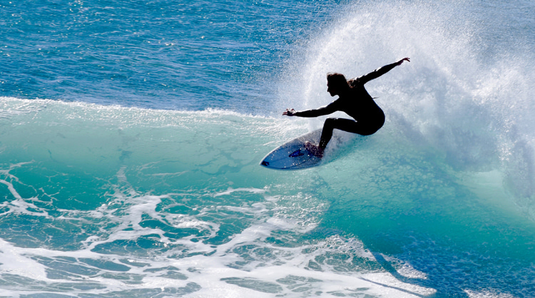 High-performance surfing: visualization is a powerful mental tool that stimulates neuroplasticity | Photo: Shutterstock