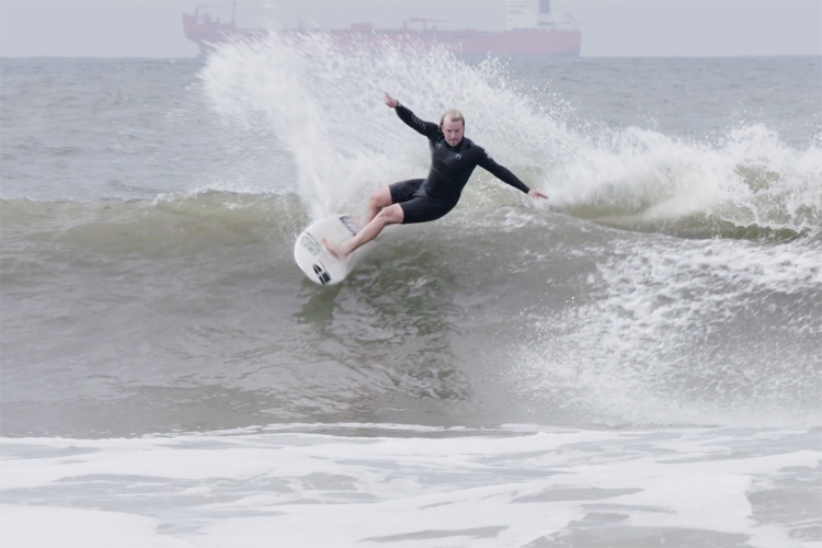 Netherlands: this is what surfing looks like in Scheveningen