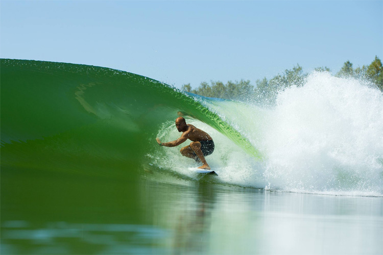 Kelly Slater's Surf Ranch: warning, man inside the barrel