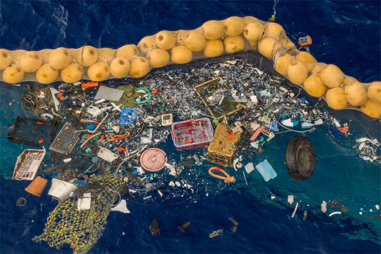 The Ocean Cleanup: System 001/B is successfully capturing and collecting plastic debris in the Pacific Ocean | Photo: The Ocean Cleanup