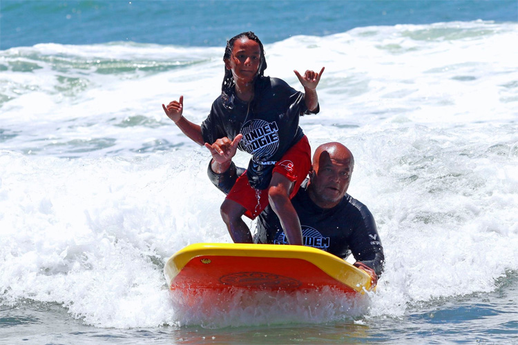 Kalani Kahalioumi and Tava Kahalioumi: the winners of the inaugural Tandem Boogie Board Competition | Photo: San Clemente Ocean Festival