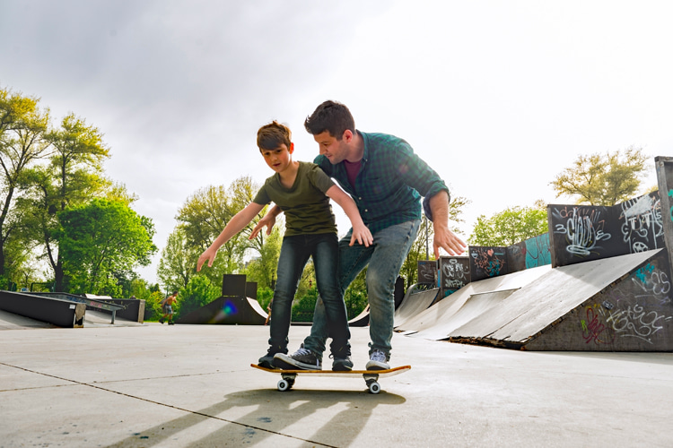 Skateboarding: teach your children how to ride a skateboard | Photo: Shutterstock