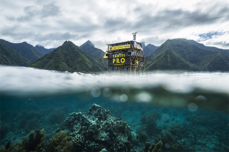 Teahupoo: does the Tahitian reef break need a permanent aluminum judging tower? | Photo: WSL