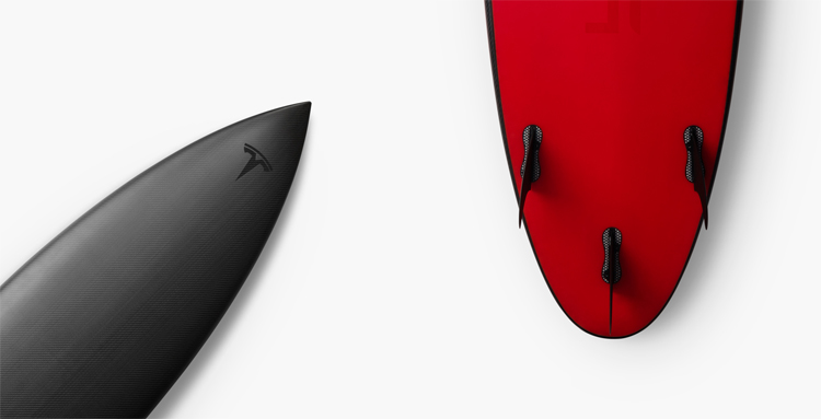 Tesla Surfboard: a 6'8'' black-and-red beauty | Photo: Tesla
