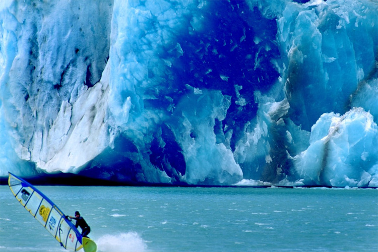 Thomas Miklautsch: windsurfing between icebergs in Antarctica