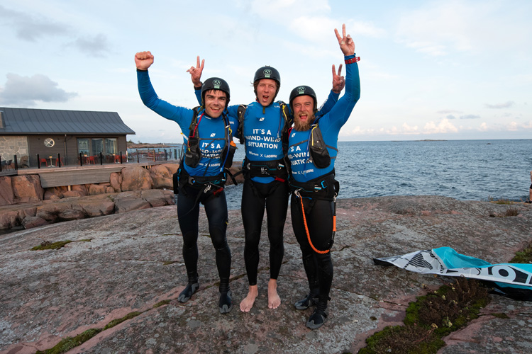 Otso Ahvonen, Juuso Tilaéus and Pekka Rintala: they rode their kites for 316 kilometers across the Baltic Sea | Photo: Laguuni