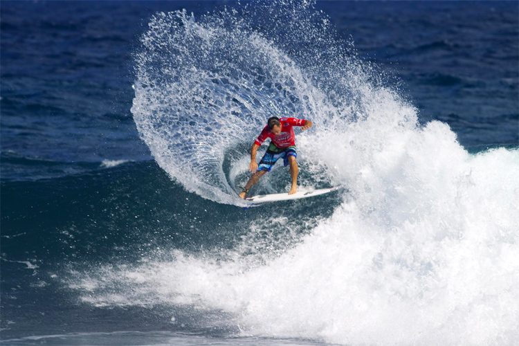Tom Curren: master of style and power surfer | Photo: WSL