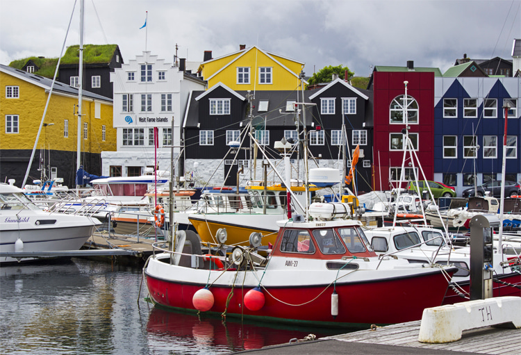 Tórshavn: the capital city of the Faroe Islands only enjoys 840 hours a year | Photo: Wisselink/Creative Commons