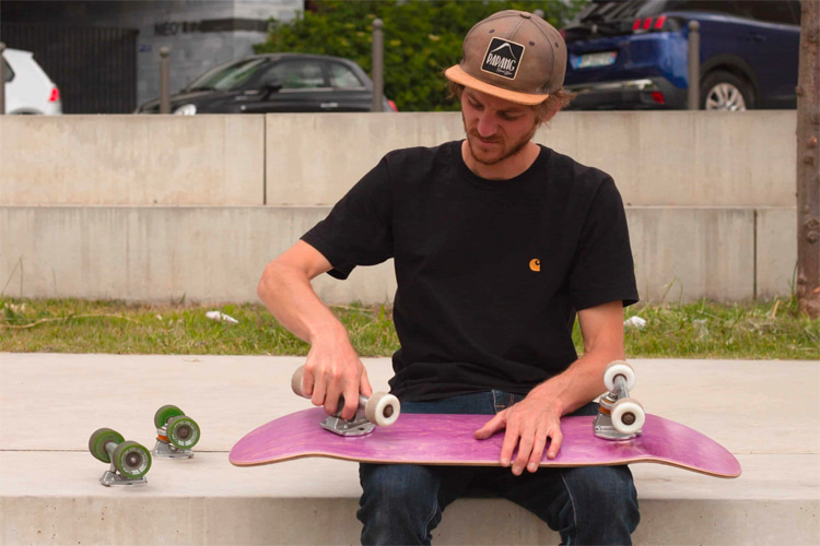 Truck Binding System (TBS) change the riding setup of your skateboard in five seconds | Photo: TBS