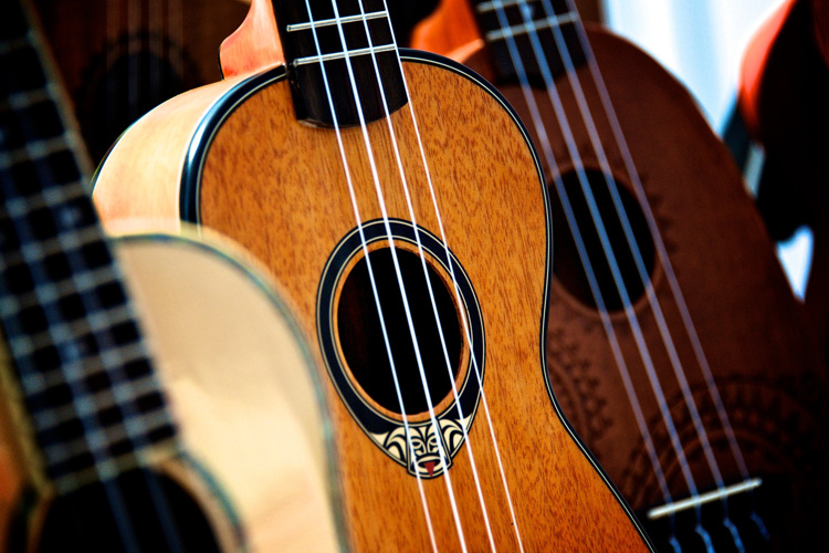 Ukulele: a traditional Hawaiian musical instrument with a surfy sound | Photo: Creative Commons