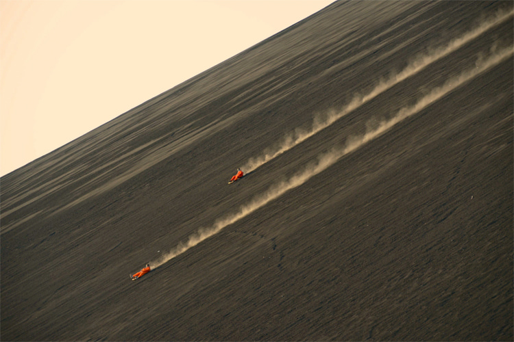 Volcano sledding: riders can reach speeds of up 100 kilometers per hour | Photo: Sparkle Motion/Creative Commons