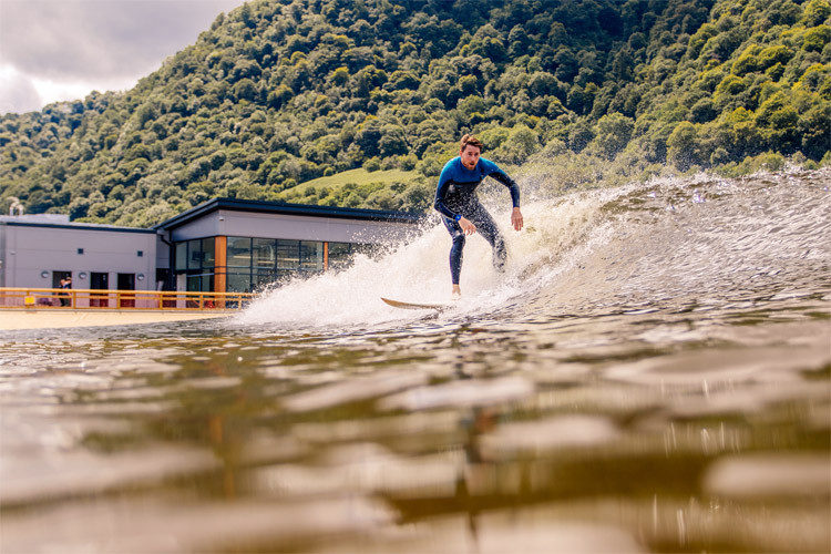Surf pools: human-made waves for landlocked surfers | Photo: Surf Snowdonia