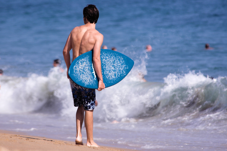 Skimboards: the more wax, the more grip | Photo: Shutterstock