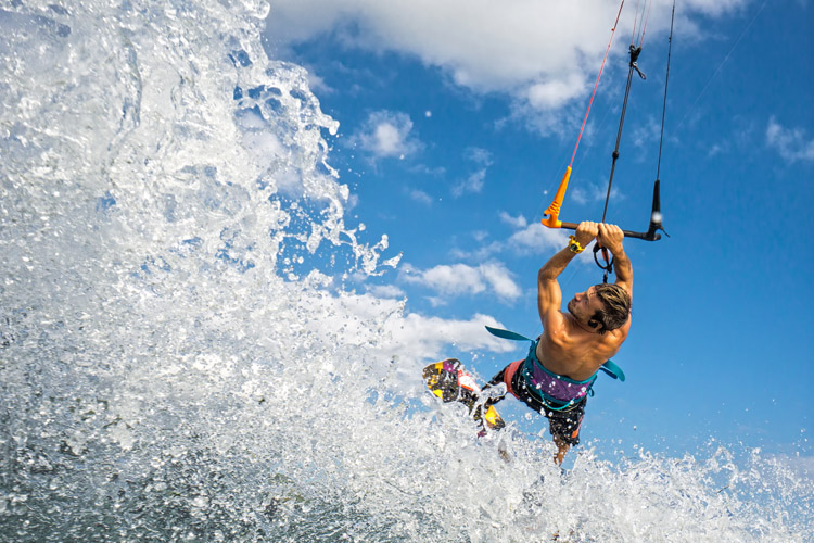 Kiteboarding: one of the most exciting water sports on the planet | Photo: Shutterstock