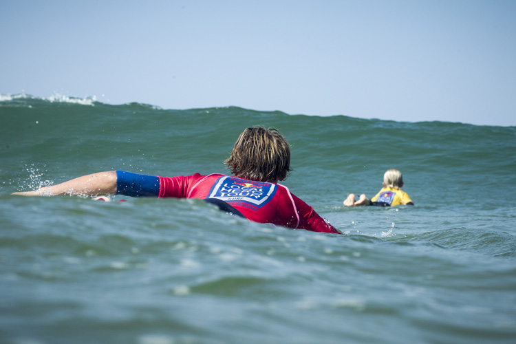 Surfer's neck: a short-term injury that affects surfers around 40 years of age | Photo: Laurel/Red Bull
