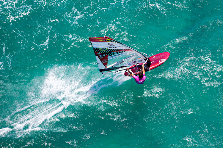 Windsurfing: a water sport that combines characteristics of both sailing and surfing | Photo: Carter/PWA