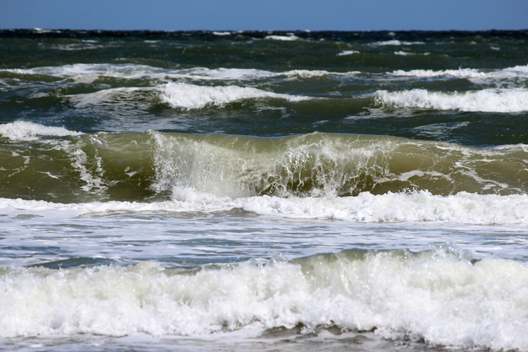 Wind swell waves: choppy, bumpy, and poor surf conditions | Photo: Creative Commons
