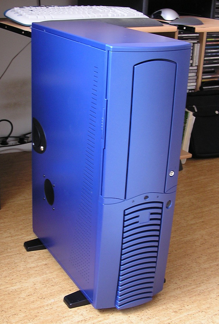 Windguru's 2004 server: one of Vaclav Hornik's first weather forecast computing machine | Photo: Hornik