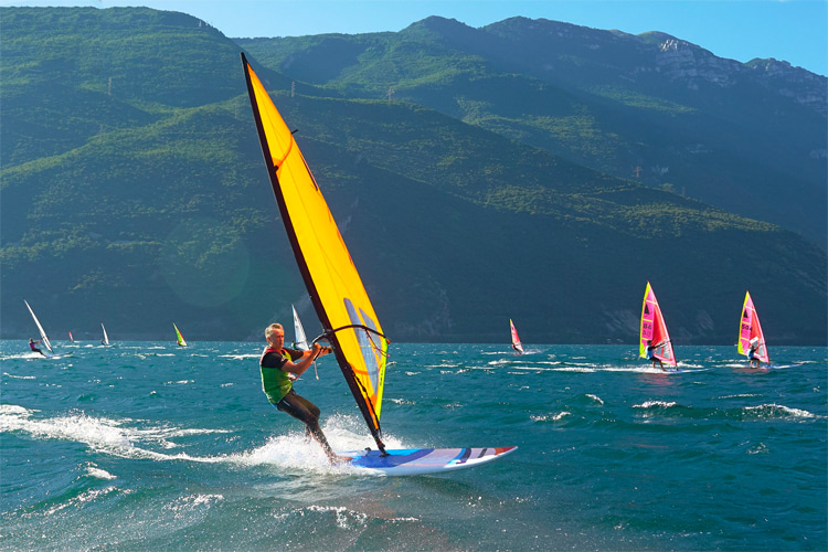 Windsurfer: is it a board, the equipment, or the person who windsurfs? | Photo: Windsurfer Class