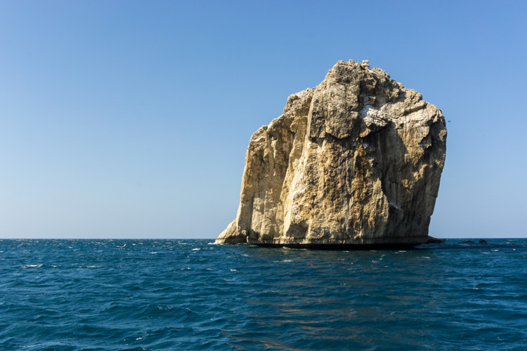 Playa Naranjo/Witch's Rock: an intense surf break | Photo: Shutterstock