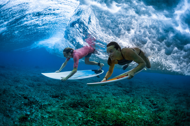 Surfing: women have specific needs when it comes to riding waves | Photo: Shutterstock